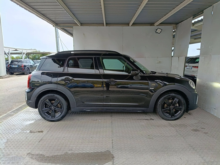 3 - MINI Countryman Mini Countryman 1.5 One D Northwood Edition auto
