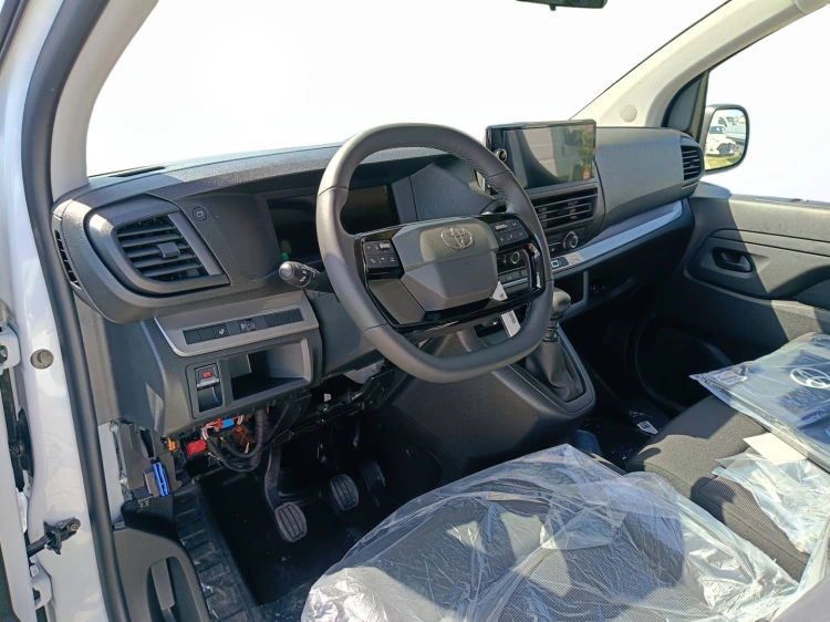 8 - Toyota Professional Proace PROACE 2.0D L2 144M S CMF MY25