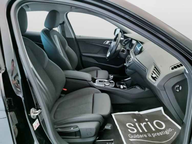 13 - BMW Serie 1 116i Sport auto