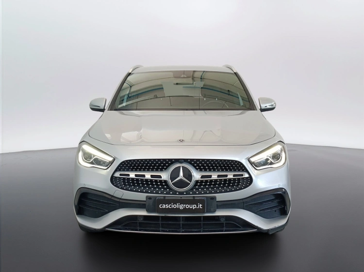 2 - Mercedes-Benz GLA 180 d Premium auto