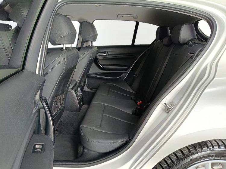 10 - BMW Serie 1 118d Sport 5p auto