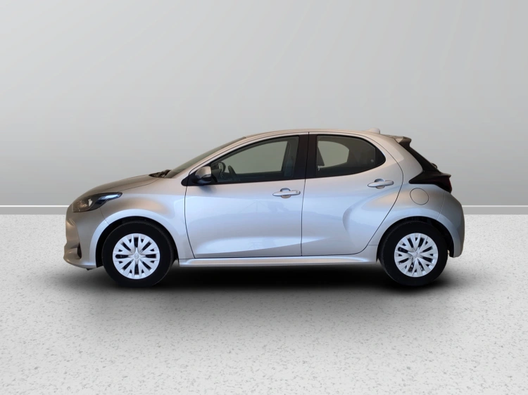 3 - Toyota Yaris Yaris 1.5h Active