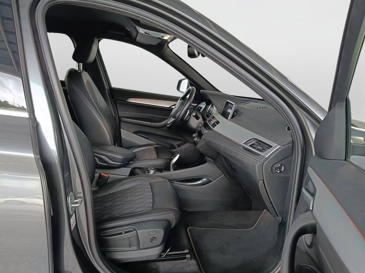 11 - BMW X1 X1 xdrive18d xLine Plus auto