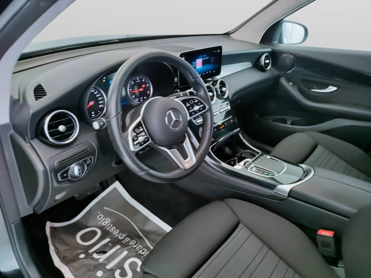 15 - Mercedes-Benz GLC 220 d Sport 4matic auto