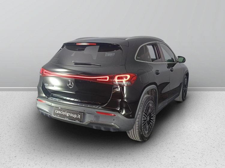 4 - Mercedes-Benz EQA 250 Premium