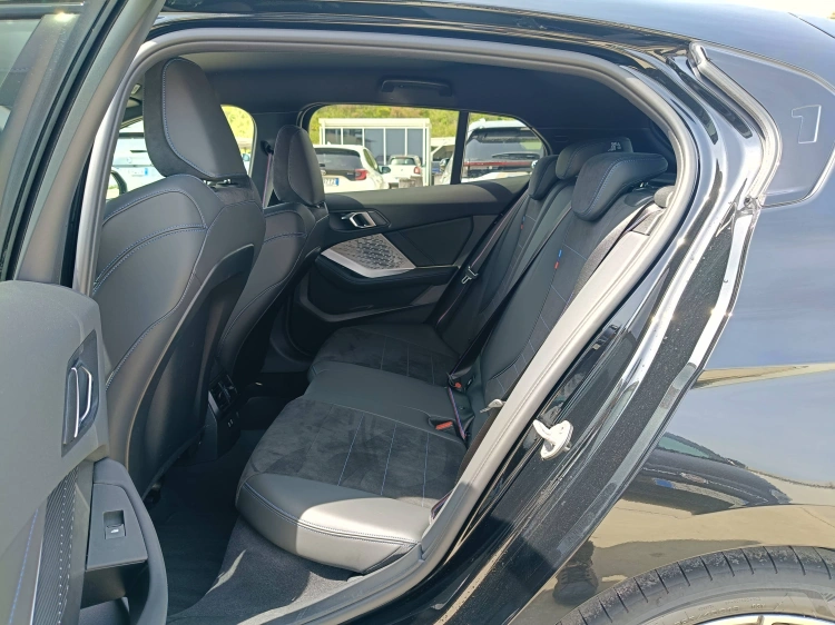 9 - BMW Serie 1 118d MSport Pro auto