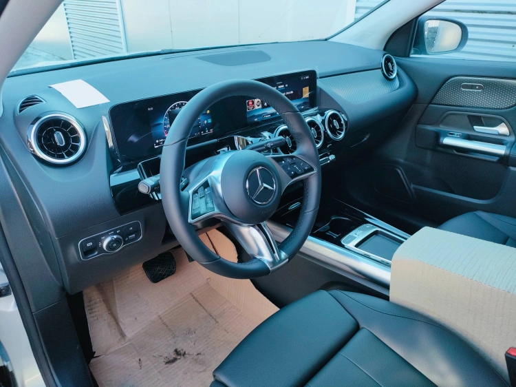 9 - Mercedes-Benz GLA 200 d automatic