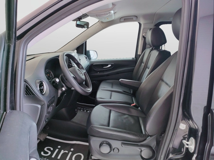 13 - Mercedes Vans Vito 116 cdi long tourer pro auto my20