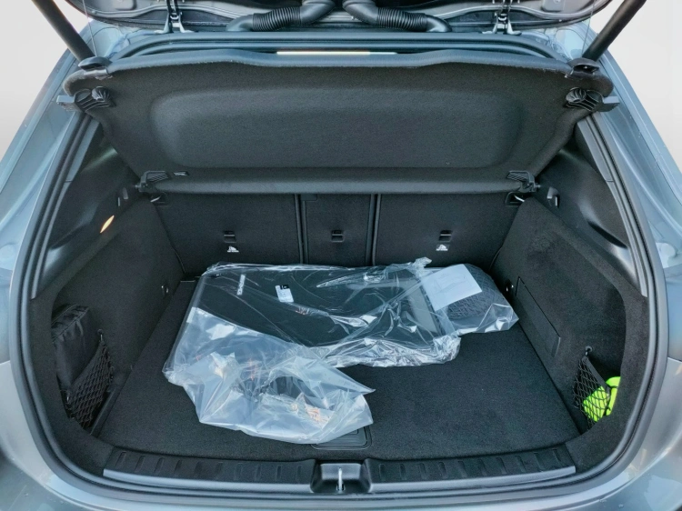 5 - Mercedes-Benz GLA 200 d automatic