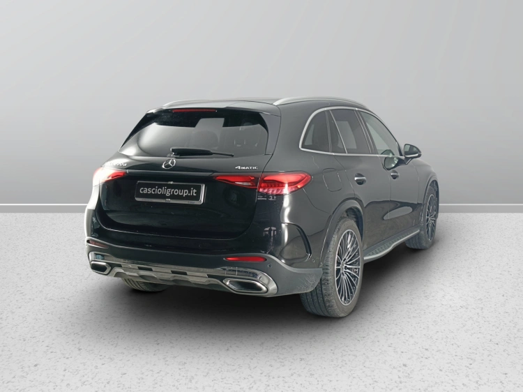 4 - Mercedes-Benz GLC 220 d AMG Premium Plus 4matic auto