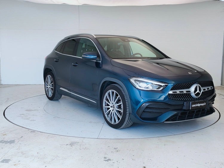 3 - Mercedes-Benz GLA 200 d Premium auto