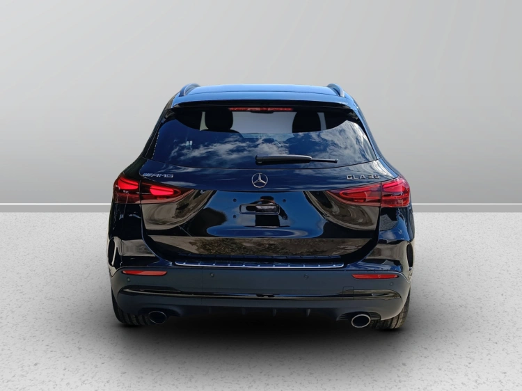 4 - Mercedes AMG GLA Mercedes-AMG GLA 35 4MATIC