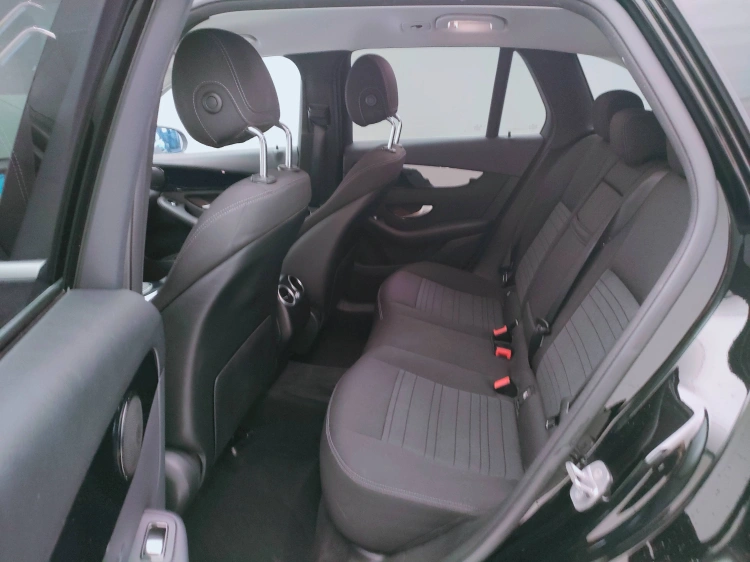 10 - Mercedes-Benz GLC 220 d Sport 4matic auto