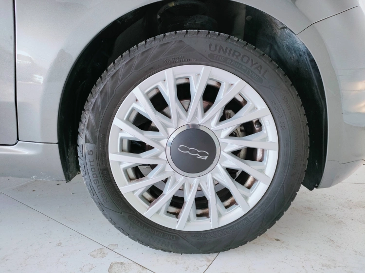 8 - Fiat 500 500 1.0 hybrid Dolcevita 70cv