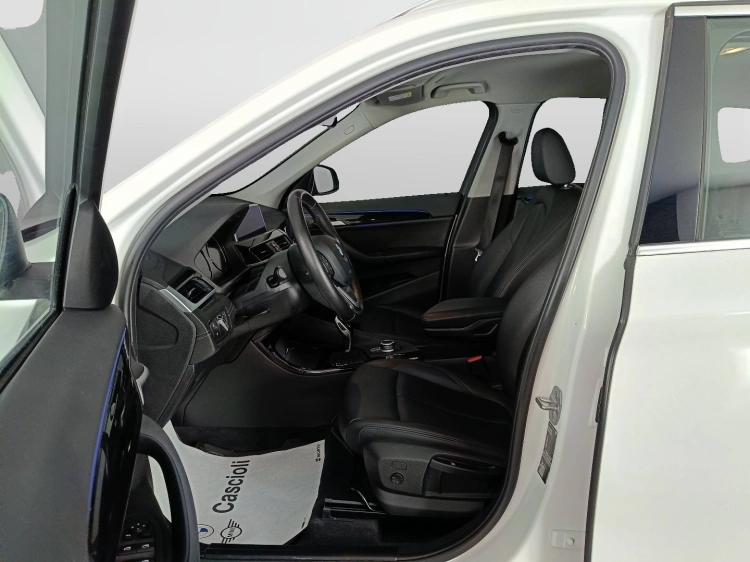 8 - BMW X1 X1 sdrive18d xLine Plus auto