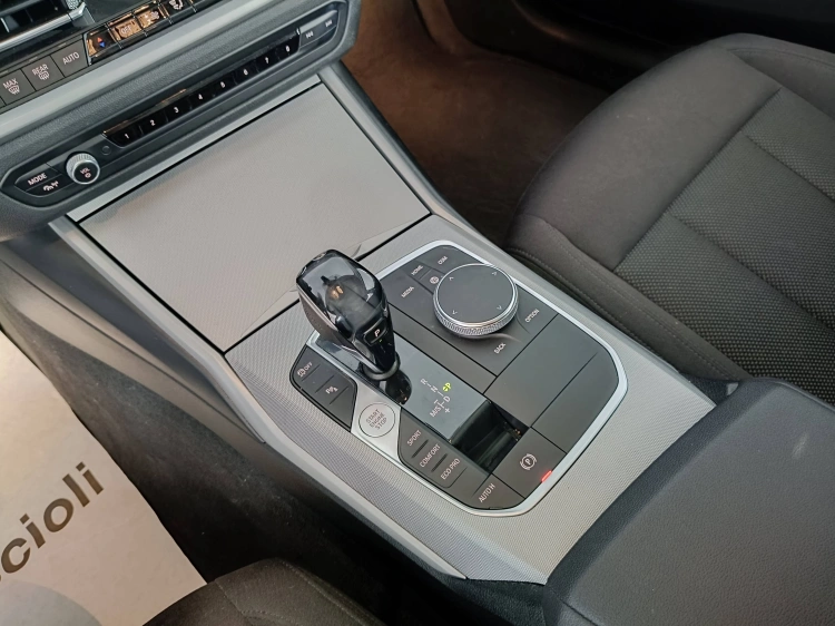 15 - BMW Serie 3 320d Touring mhev 48V xdrive auto