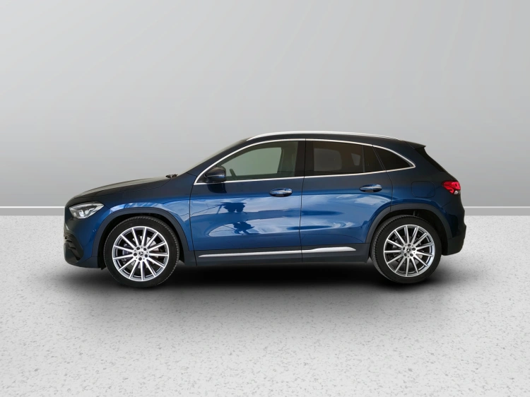 3 - Mercedes-Benz GLA 200 d Premium 4matic auto