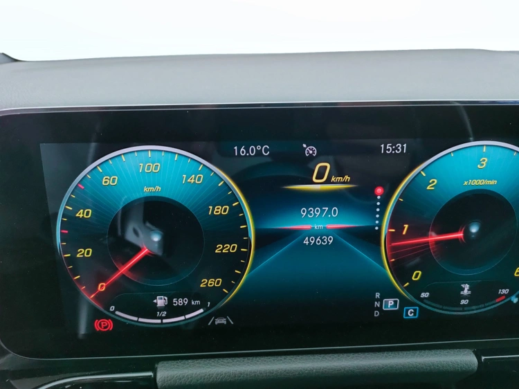 15 - Mercedes-Benz GLA 180 d Premium auto