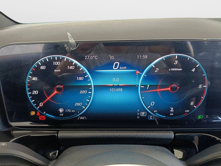 12 - Mercedes-Benz GLA 200 d Sport Plus auto