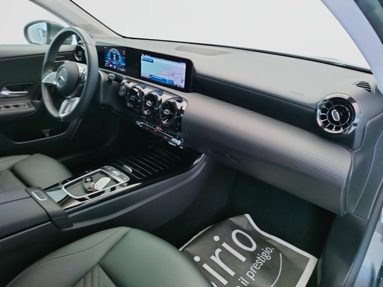 14 - Mercedes-Benz Classe A 180 d Advanced auto