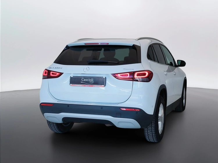 5 - Mercedes-Benz GLA 220 d Sport 4matic auto