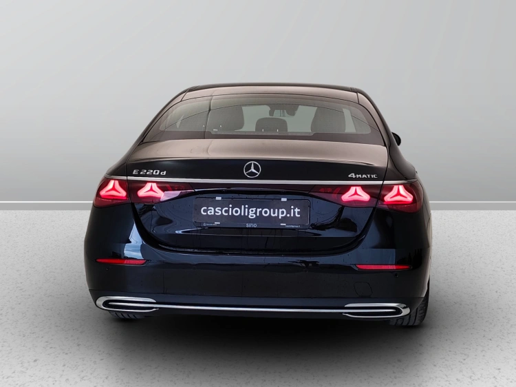 6 - Mercedes-Benz Classe E 220 d 4MATIC