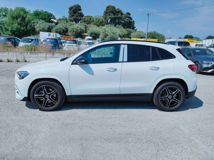 3 - Mercedes-Benz GLA 200 d automatic