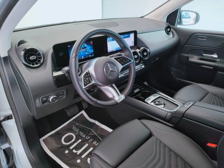 14 - Mercedes-Benz Classe B 180 Executive auto