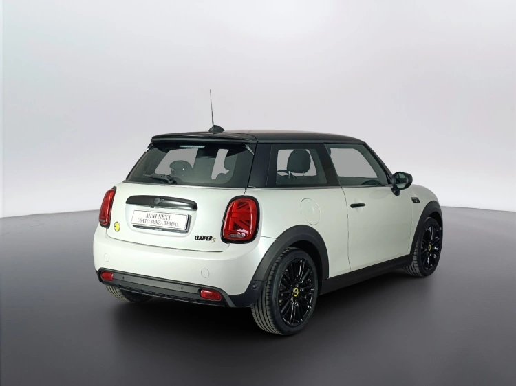 4 - MINI Cooper Mini 3p Cooper SE Classic auto