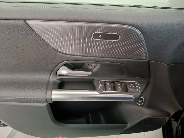 20 - Mercedes-Benz Classe B 180 d Sport Plus auto