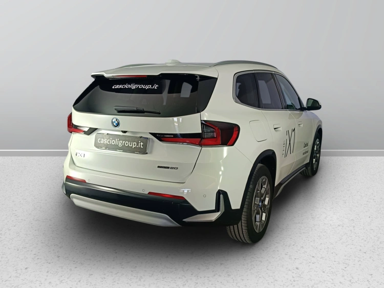 4 - BMW iX1 iX1 edrive 20 X-Line