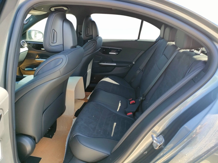 8 - Mercedes-Benz Classe C 220 d