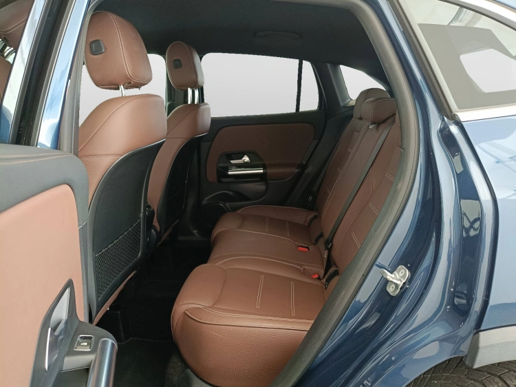 9 - Mercedes-Benz GLA 200 d Premium auto