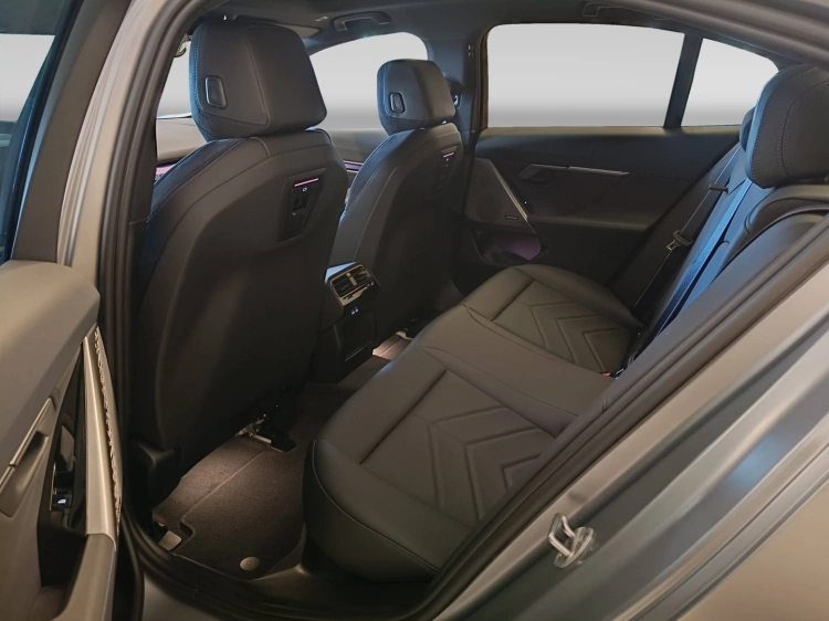 8 - BMW i5 BMW i5 xDrive40 Berlina
