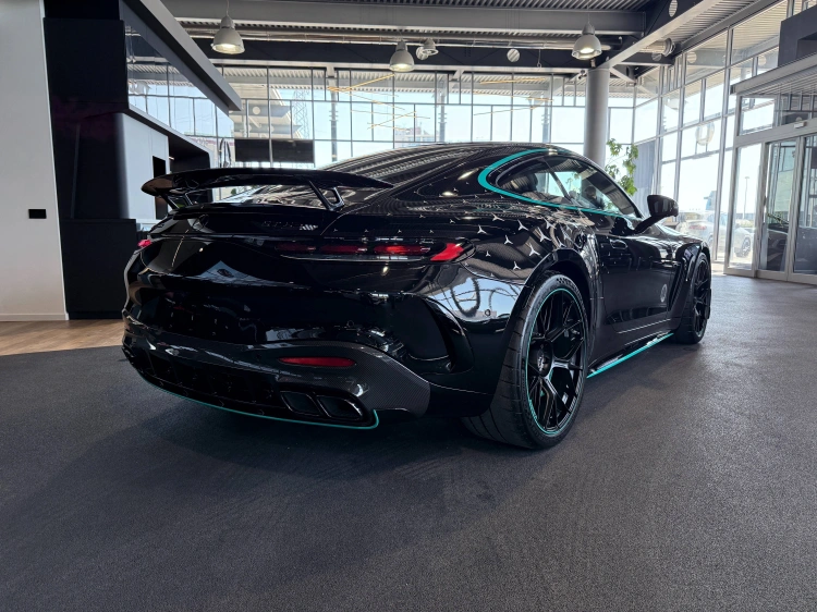 17 - Mercedes AMG GT Coupé Mercedes-AMG GT 63 PRO 4MATIC+ Motorsport Collectors Edition