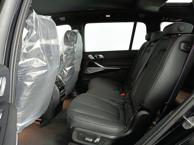 9 - BMW X7 BMW X7 xDrive40d