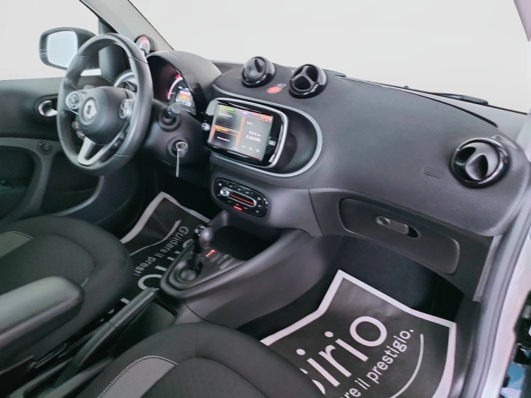 12 - smart fortwo Fortwo eq Passion 4,6kW