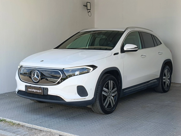 1 - Mercedes-Benz EQA 300 Sport 4matic