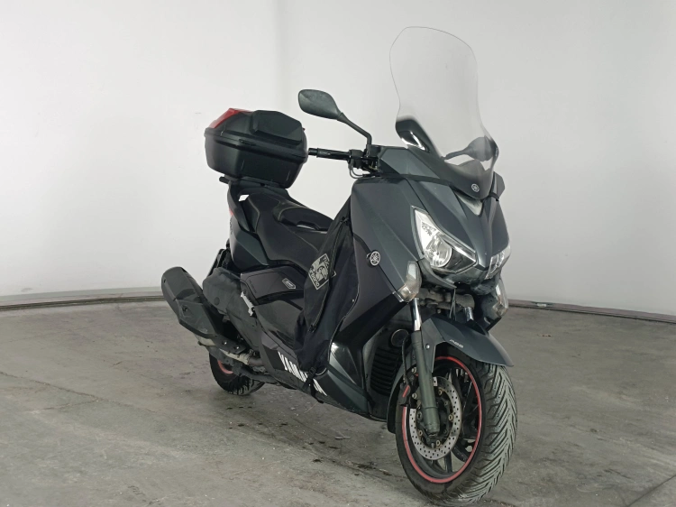 2 - Yamaha XMax X-Max 400