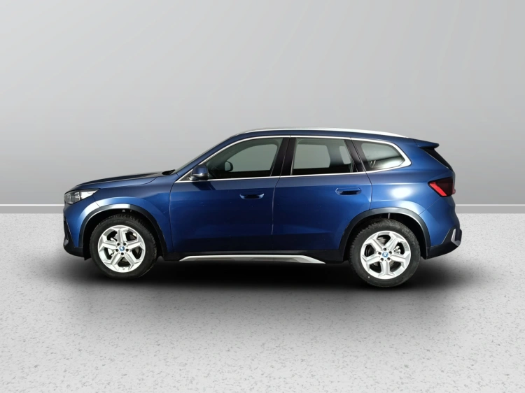 6 - BMW iX1 iX1 edrive 20 X-Line