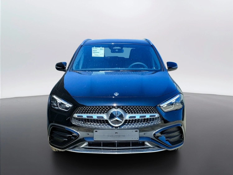 2 - Mercedes-Benz GLA 200 d automatic