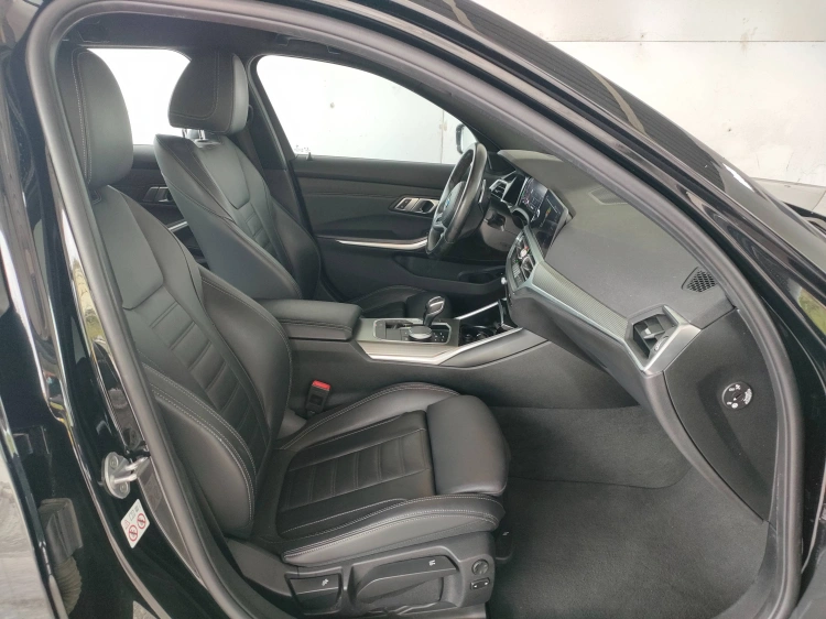 9 - BMW Serie 3 320d Touring mhev 48V xdrive Msport auto