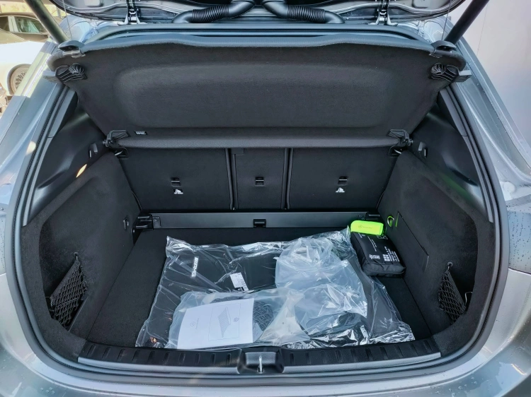 5 - Mercedes-Benz GLA 200 d Automatic 4MATIC