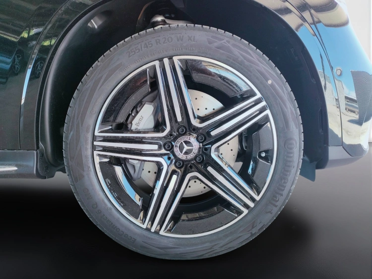 7 - Mercedes-Benz GLC 300 de 4Matic Plug-in Hybrid Coupe