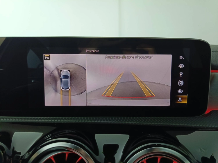 15 - Mercedes-Benz Classe A 180 d Premium auto