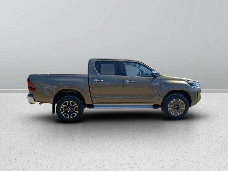 6 - Toyota Professional Hilux HILUX 2.8D A 48VDC4WD EXE MY25