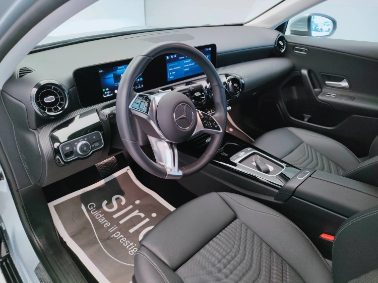 15 - Mercedes-Benz Classe A 180 d Advanced auto