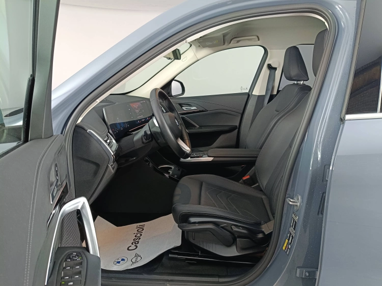 8 - BMW iX1 iX1 edrive 20 X-Line