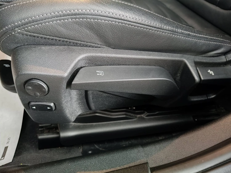 19 - BMW Serie 3 320d Touring mhev 48V xdrive Luxury auto