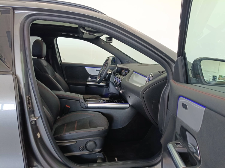 11 - Mercedes-Benz GLA 200 d AMG Line Advanced Plus Tech Edition auto